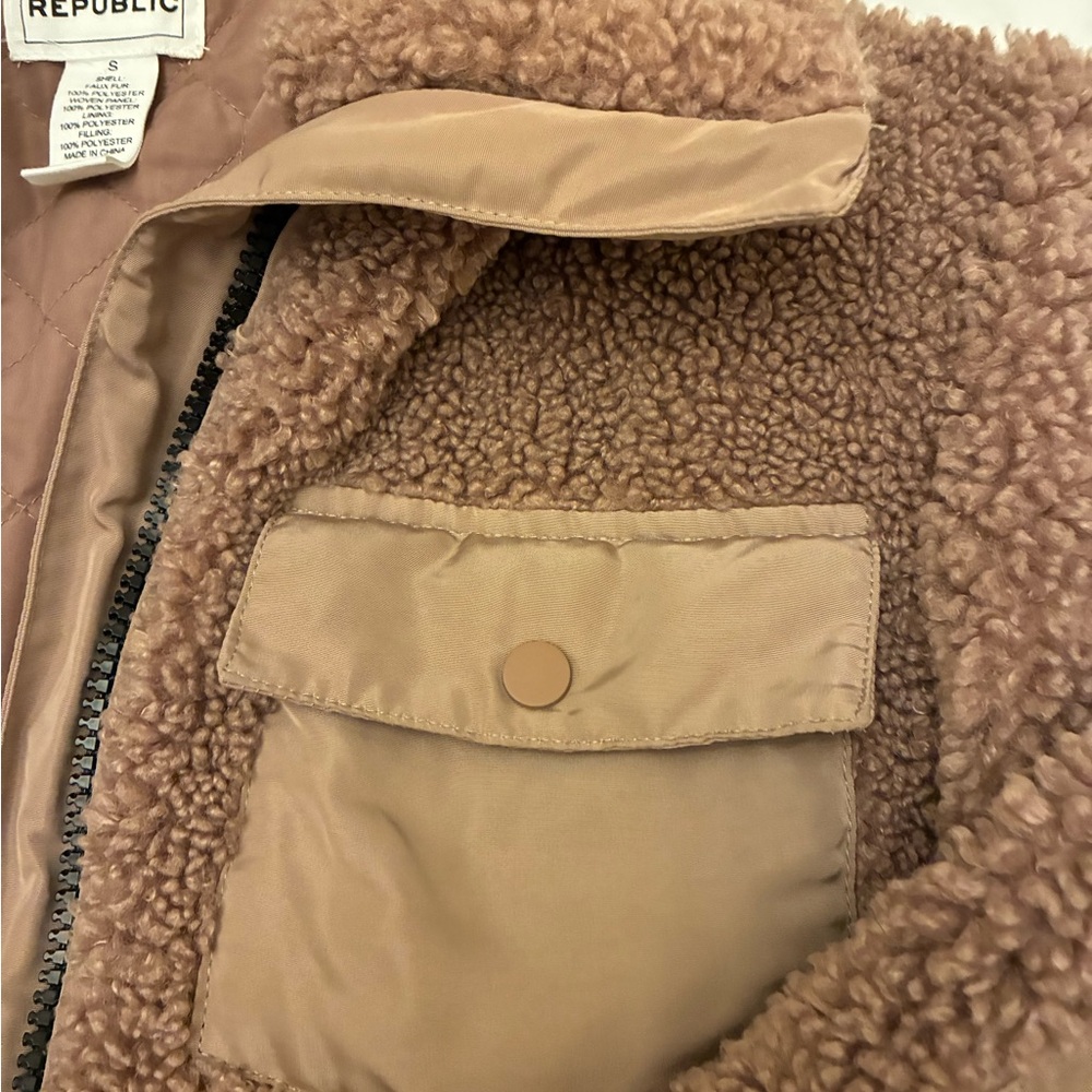 For The Republic women Tan Sherpa Puffer Jacket - Picture 6 of 9